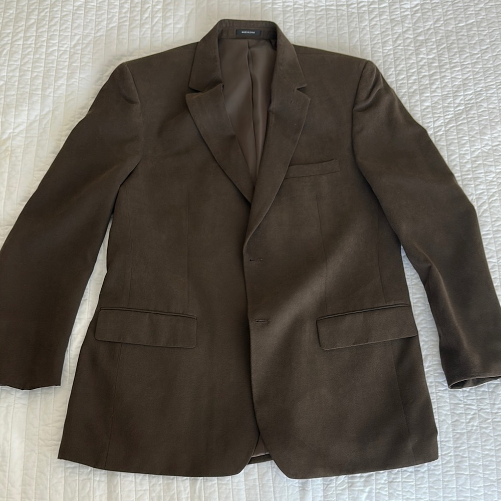 Brown Wool Sport Coat with Notched Lapel and Classic Fit